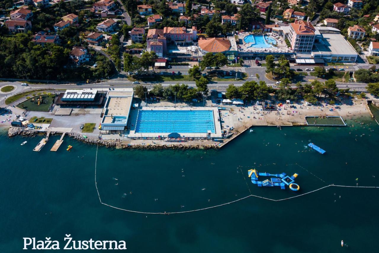 Apartma Zusterna Za Bazenom Koper Exteriör bild